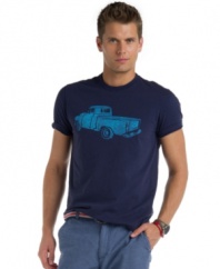 Visual aid. Rev up your casual weekend wardrobe with this graphic tee from Izod.
