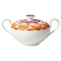 This premium bone-china sugar bowl by Villeroy & Boch is beautifully enhanced with brightly colored floral designs. Mix it and match it with other pieces in the collection for endless creative combinations.