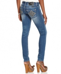 Floral embroidery with rhinestones add glam to these Miss Me skinny jeans for a dolled-up daytime look!