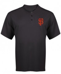 Hit classic style out of the park and support your favorite San Francisco team in this Giants MLB polo shirt from Majestic.