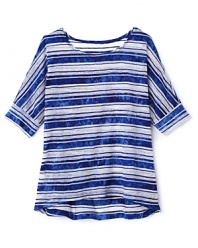 With the always-cool burnout look, fluttery dolman sleeves and hi-lo hem, this top is trend-smart this season.