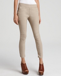 Underscore your off-duty look with sleek sophistication in these pure DKNY slim pants, for the ease of leggings with the look of polished cropped trousers.