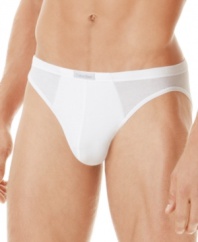 So comfortable you'll forget you're wearing anything at all. This basic bikini brief is made in amazing soft and smooth modal fabric, supportive with a natural feel. Logo patch at center front waistband.