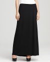 With a dramatic floor-grazing length and a relaxed silhouette, this pull-on Eileen Fisher maxi skirt adds elegance to your everyday style.