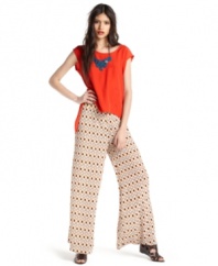 Perfect for an effortlessly chic look, these Bar III printed palazzo pants are a hot throwback to the Nineties!