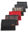 A perfect gift to give or receive, this warm lambswool scarf from Tommy Hilfiger comes in a handsome boxed set.