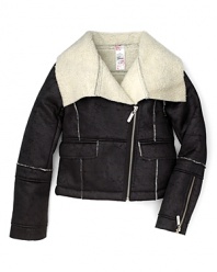 This GUESS Kids faux shearling jacket boasts an oversized collar and a cool asymmetric zipper for cozy chic when temperatures fall.