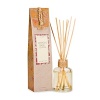Part of Illume's Modern Natural series, this diffuser set is available in two pure scents crafted from natural essential oils.Tuscan Olive - French tarragon and olive leaf combine with Mandarin peel and lotus petals to create a deliciously pure fragranceCitron Basil - Citron zest and basil leaf are infused with Spanish rosemary and green hyacinth for a refreshing aroma