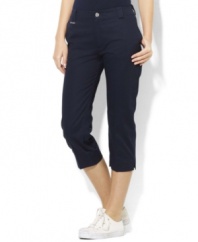 Rendered from signature stretch cotton, these petite Lauren by Ralph Lauren pants feature a straight, cropped silhouette for season after season style.