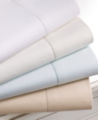 Luxury at its finest. Martha Stewart Collection offers cozy comfort with this Luxury Flannel sheets set, featuring heavyweight cotton flannel fabrication and a pill resistant finish in four subtle hues. A picot stitch detail along the hem adds a dash of style.