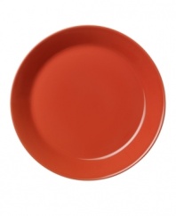 With a minimalist design and unparalleled durability, the Teema salad plates make preparing and serving meals a cinch. Featuring a sleek profile in rich terracotta-colored porcelain by Kaj Franck for Iittala.