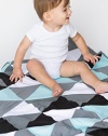 Danha Reversible Triangle Quilt Blanket for Baby Boys: The Puffy and Comfy Fabric to Comfort the Little One.